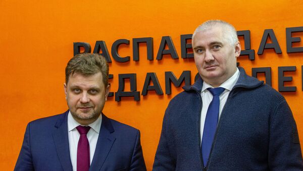 Председатель Национального совета молодежных и детских объединений РФ Григорий Петушков и ректор РТУ МИРЭА Станислав Кудж - Sputnik Беларусь