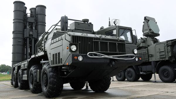 Пусковая установка зенитно-ракетного комплекса С-400 Триумф - Sputnik Беларусь