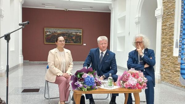 Министр культуры Анатолий Маркевич представил коллективу Национального художественного музея Республики Беларусь нового руководителя Анну Кононову - Sputnik Беларусь
