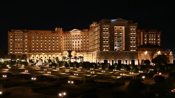 Гостиница The Ritz-Carlton в Эр-Рияде, где проходят переговоры делегаций России и США по урегулированию украинского конфликта - Sputnik Беларусь