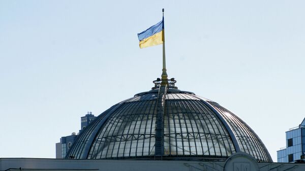 Флаг на крыше Верховной рады Украины в Киеве - Sputnik Беларусь