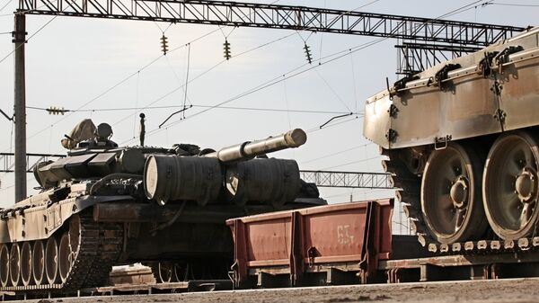 Эшелон с военной техникой, архивное фото - Sputnik Беларусь